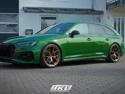 Grün Gebraucht 2021 Audi RS4 Ambiente Kombi | 65.000 € (Fairer Preis)
