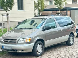 Beige Gebraucht 2002 Toyota Sienna XLE Van / Kleinbus | 2.900 €