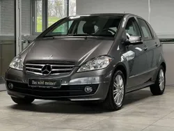 Grau Gebraucht 2011 Mercedes A160 Elegance Limousine | 12.840 €