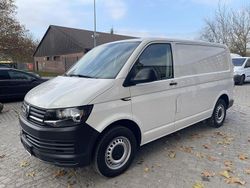 Weiß Gebraucht 2018 VW Transporter Van | 14.994 €