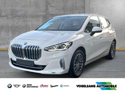 Weiss Gebraucht 2022 BMW 218 Active Tourer Luxury Line Van / Kleinbus | 25.990 € (Fairer Preis)