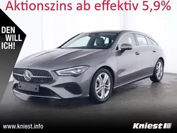 Grau Gebraucht 2023 Mercedes CLA180 Shooting Brake Advanced Kombi | 29.900 €