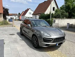 Grau Gebraucht 2012 Porsche Cayenne Turbo SUV | 26.900 € (Fairer Preis)