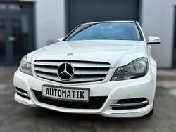 Weiß Gebraucht 2011 Mercedes C180 Avantgarde Limousine | 9.781 €