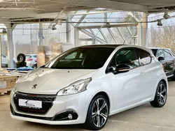 Weiß Gebraucht 2016 Peugeot 208 GTi Kleinwagen | 13.900 € (Etwas zu teuer)