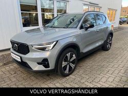 Vapour grey metallic Gebraucht 2023 Volvo XC40 Plus SUV | 34.890 € (Fairer Preis)