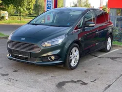 Grün Gebraucht 2016 Ford S-MAX Titanium Van / Kleinbus | 12.900 € (Superpreis)