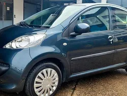 Zu lackieren dark grey mica 1e Gebraucht 2008 Peugeot 107 Urban Move Kleinwagen | 3.190 € (Fairer Preis)