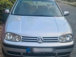 Silber Gebraucht 2001 VW Golf IV Kleinwagen | 1.000 € (Guter Preis)