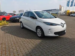 Weiß Gebraucht 2016 Renault Zoe Intens Kleinwagen | 7.100 € (Etwas zu teuer)