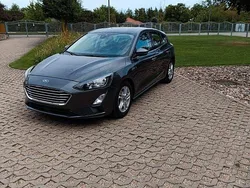 Grau Gebraucht 2022 Ford Focus Limousine | 16.890 € (Fairer Preis)