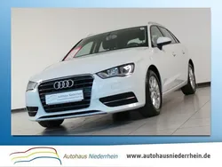 Weiß metallic Gebraucht 2014 Audi A3 Sportback Attraction Limousine | 13.499 € (Fairer Preis)