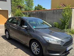 Grau Gebraucht 2016 Ford Focus Ambiente Kombi | 6.000 € (Guter Preis)