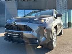 Marlingrau Neu 2025 Toyota Yaris Cross SUV | 25.690 € (Fairer Preis)