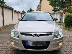 Beige Gebraucht 2007 Hyundai i30 Limousine | 3.999 € (Teuer)