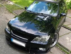 Schwarz Gebraucht 2002 Lexus IS300 Kombi | 9.500 €