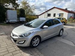 Silber Gebraucht 2012 Hyundai i30 Intro Edition Limousine | 3.950 € (Guter Preis)