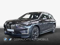 Grau Gebraucht 2022 BMW iX SUV | 44.899 € (Guter Preis)