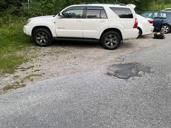 Weiß Gebraucht 2007 Toyota 4 Runner SUV | 16.600 €