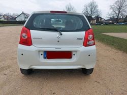 Weiß Gebraucht 2012 Suzuki Alto Kleinwagen | 4.300 € (Etwas zu teuer)
