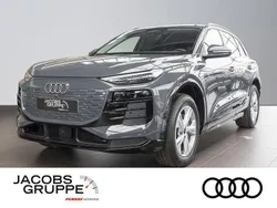 Grau Neu 2025 Audi Q6 e-tron Sport SUV | 56.490 €