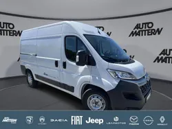 Eisweiss Gebraucht 2023 Citroën Jumper Van / Kleinbus | 29.738 € (Teuer)