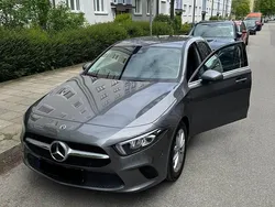 Grau Gebraucht 2022 Mercedes A200 Limousine | 28.100 € (Fairer Preis)