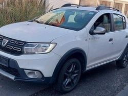 Weiß Gebraucht 2017 Dacia Sandero Stepway SUV | 7.899 € (Guter Preis)
