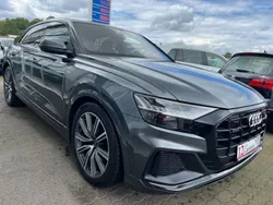 Grau Gebraucht 2021 Audi Q8 Sport SUV | 64.999 € (Etwas zu teuer)