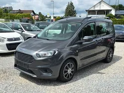 Grau Gebraucht 2019 Ford Tourneo Courier Trend Van / Kleinbus | 7.900 € (Fairer Preis)