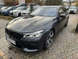 Grau Gebraucht 2017 BMW 740 Performance Limousine | 37.999 € (Guter Preis)