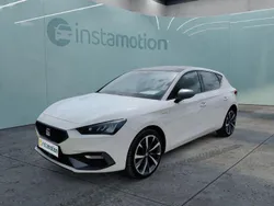 Weiß Gebraucht 2021 Seat Leon FR Kleinwagen | 21.049 € (Fairer Preis)