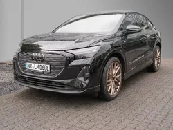 Mythosschwarz metallic Gebraucht 2025 Audi Q4 Sportback e-tron Ambiente SUV | 56.750 €
