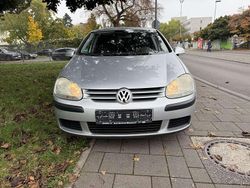 Grau Gebraucht 2004 VW Golf IV Sportline Limousine | 1.990 € (Etwas zu teuer)