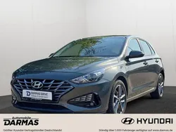 Grau Gebraucht 2023 Hyundai i30 Trend Limousine | 15.989 € (Fairer Preis)