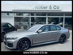 Silber/grau (metallic) Gebraucht 2019 BMW 750 Shadowline Limousine | 49.980 €