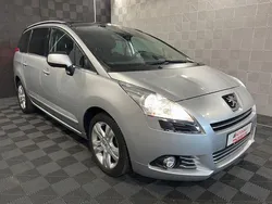 Grau Gebraucht 2013 Peugeot 5008 Platinum Van / Kleinbus | 4.950 € (Superpreis)
