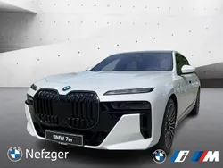 Weiß Neu 2025 BMW 750e M Sport Limousine | 133.131 € (Fairer Preis)
