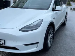 Weiß Gebraucht 2023 Tesla Model Y Long Range SUV | 43.000 € (Teuer)