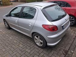 Silber Gebraucht 2009 Peugeot 206 Kleinwagen | 1.590 € (Guter Preis)