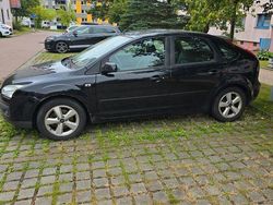 Schwarz Gebraucht 2005 Ford Focus Titanium Limousine | 650 € (Superpreis)