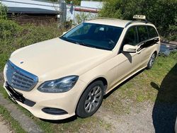 Beige Gebraucht 2014 Mercedes E200 Kombi | 4.000 €