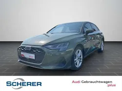 Distriktgrün metallic (metallic) Gebraucht 2024 Audi A3 Ambiente Limousine | 32.900 € (Fairer Preis)