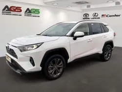 Weiß Gebraucht 2023 Toyota RAV4 Hybrid Team SUV | 41.290 € (Fairer Preis)