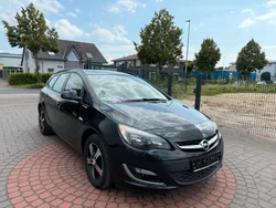 Graphitschwarz Gebraucht 2013 Opel Astra Edition Kombi | 3.650 € (Fairer Preis)