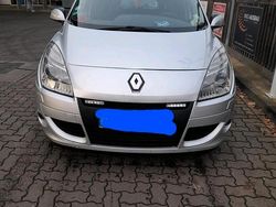 Silber Gebraucht 2011 Renault Scénic III Van / Kleinbus | 2.666 €
