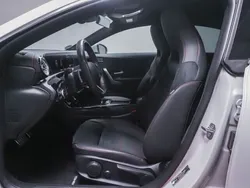 Weiß Gebraucht 2024 Mercedes CLA200 Premium Coupé | 37.490 € (Fairer Preis)