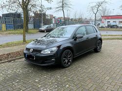 Schwarz Gebraucht 2015 VW Golf VII Edition Kleinwagen | 9.999 € (Fairer Preis)