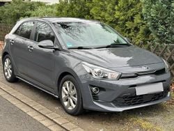 Grau Gebraucht 2021 Kia Rio Kleinwagen | 11.750 € (Fairer Preis)