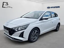 Weiß Neu 2025 Hyundai i20 Trend Limousine | 21.990 € (Fairer Preis)